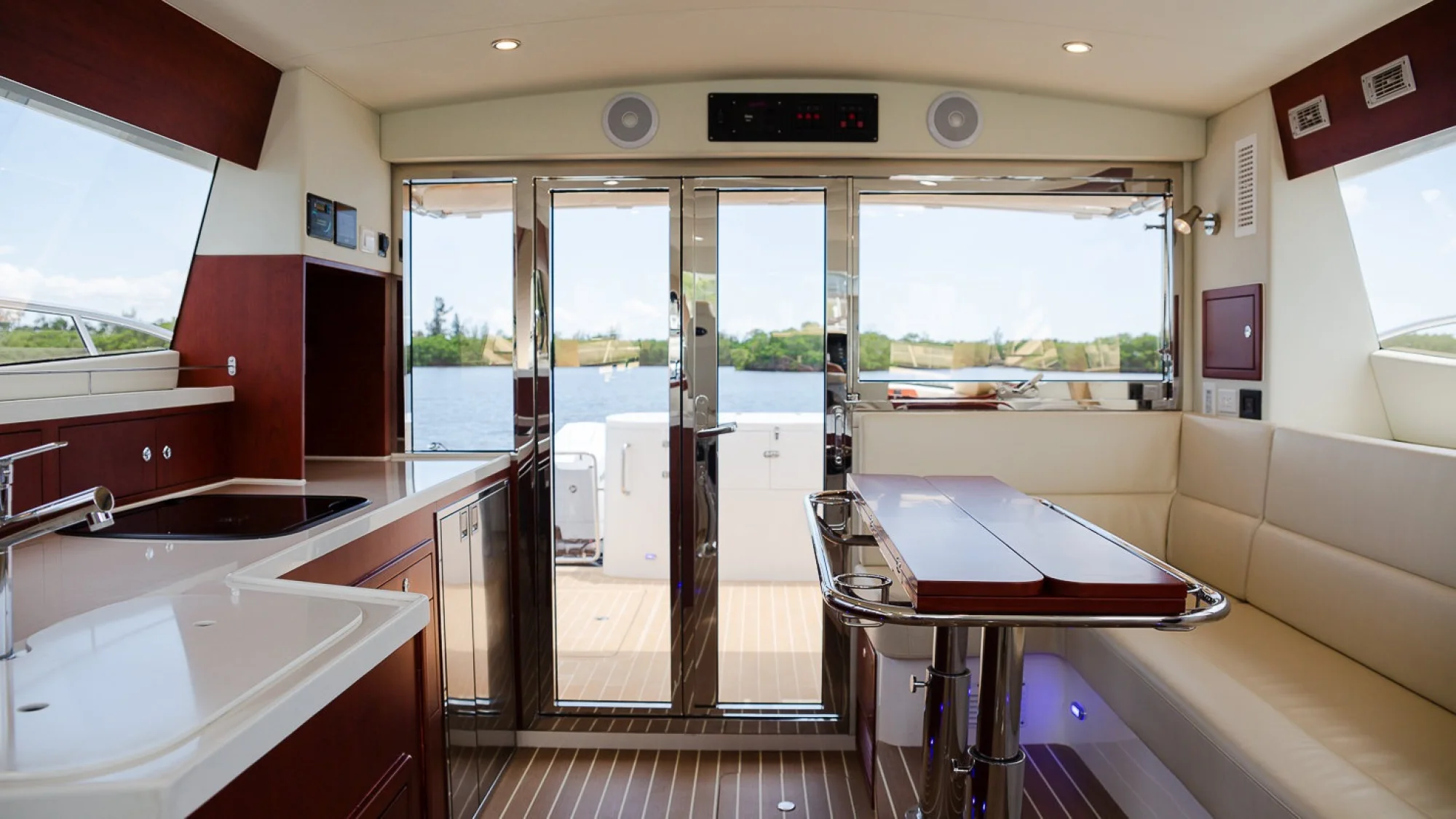 ArrowCat Power Catamarans 420 FlyBridge - Image 11