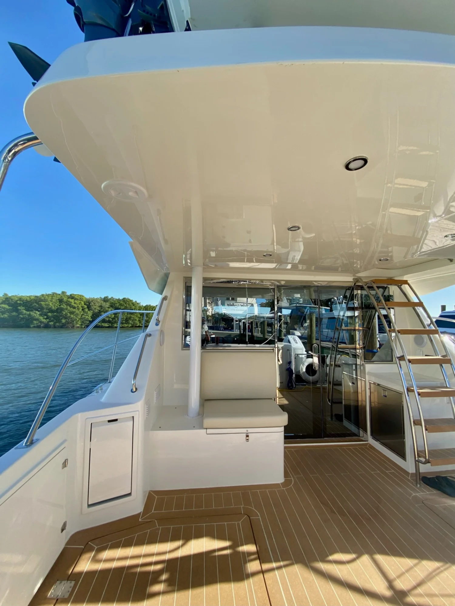 ArrowCat Power Catamarans 420 FlyBridge - Image 7