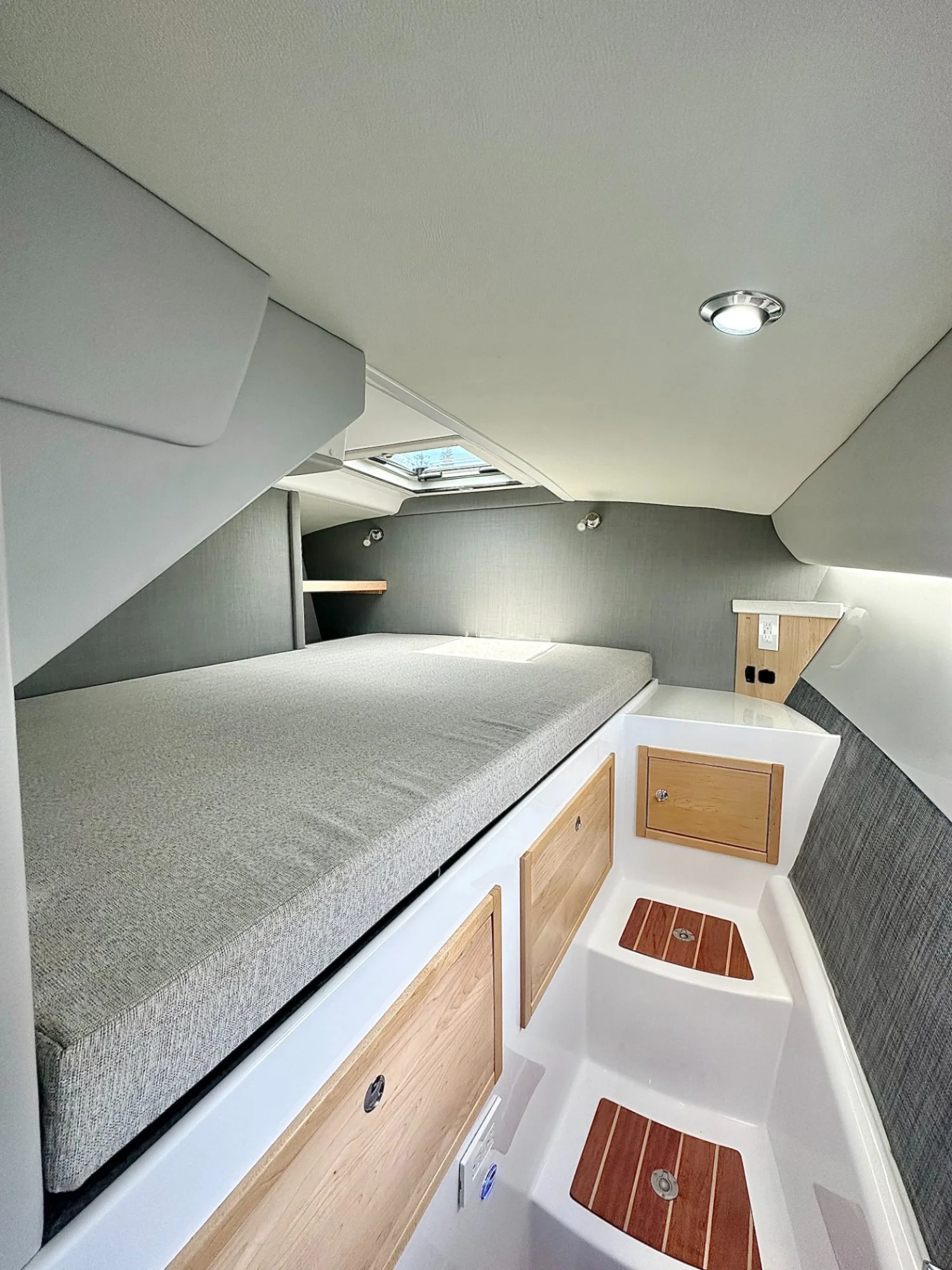 ArrowCat Power Catamarans 320 Pilot House - Image 12