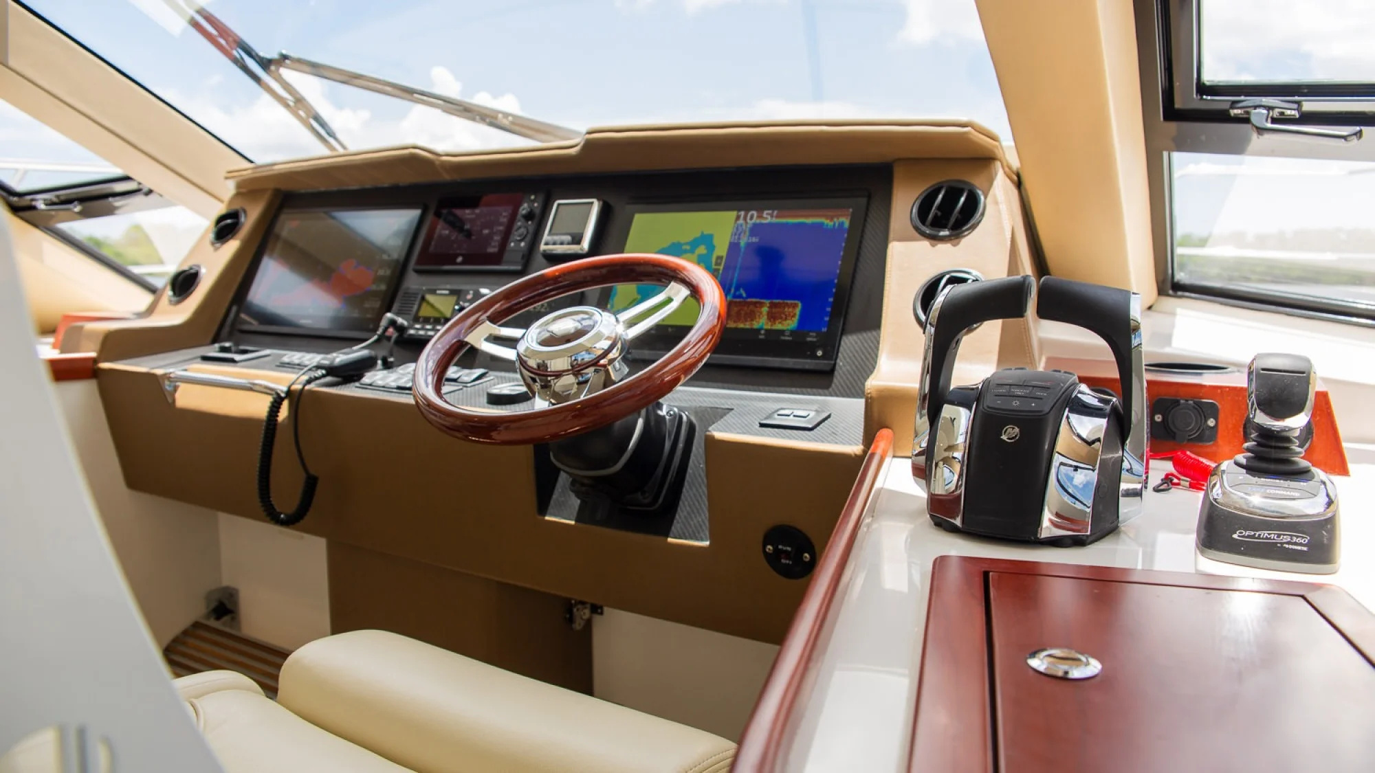 ArrowCat Power Catamarans 420 FlyBridge - Image 13