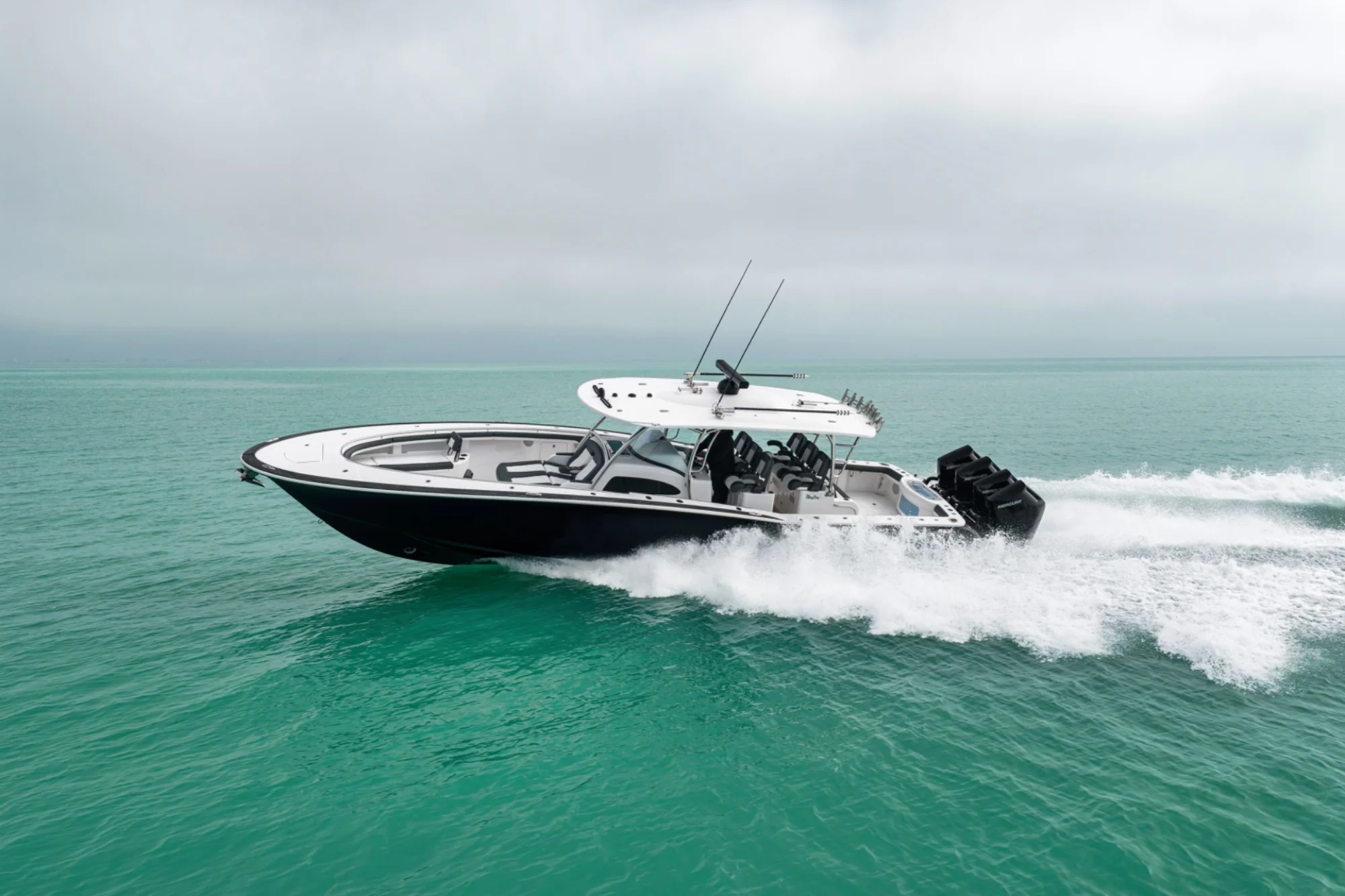 Mag Bay Yachts 43' CC - Image 2