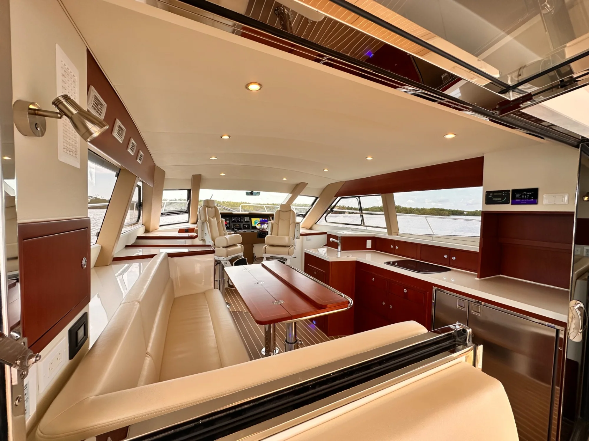 ArrowCat Power Catamarans 420 FlyBridge - Image 8