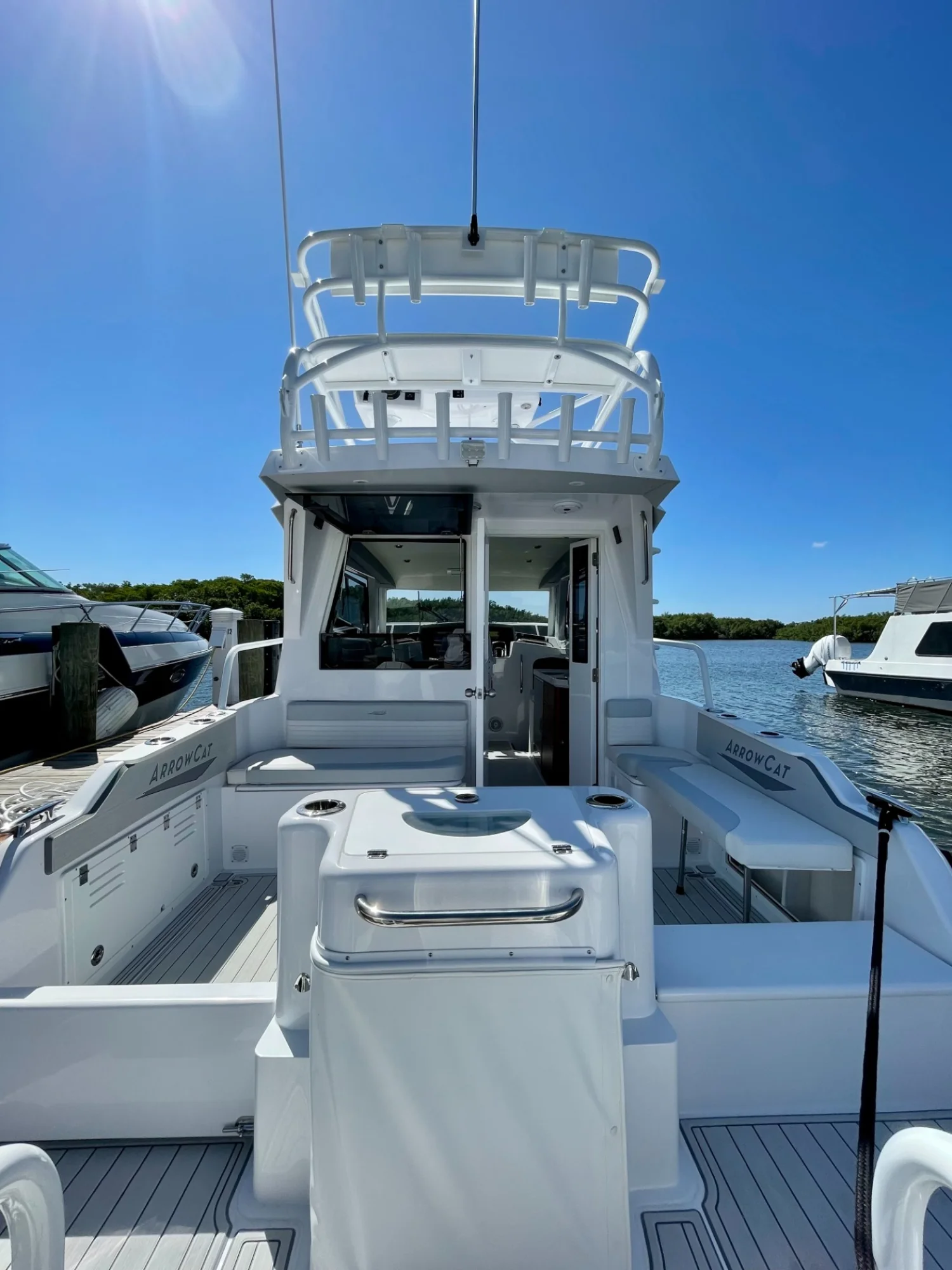 ArrowCat Power Catamarans 320 Pilot House - Image 6