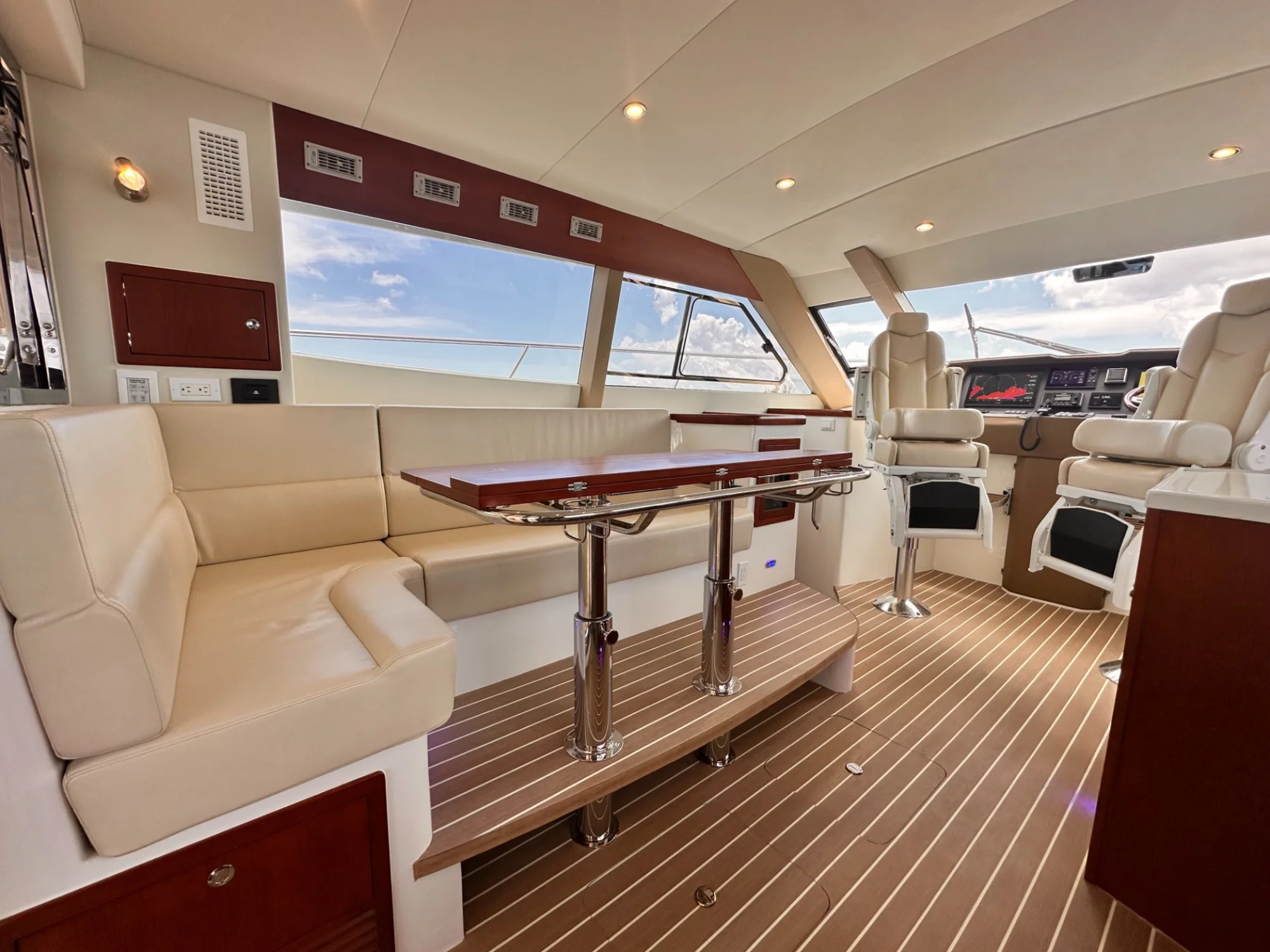 ArrowCat Power Catamarans 420 FlyBridge - Image 10