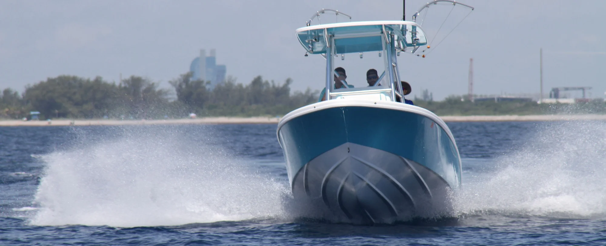 Reef Runner Boats 230 Open - Image 1