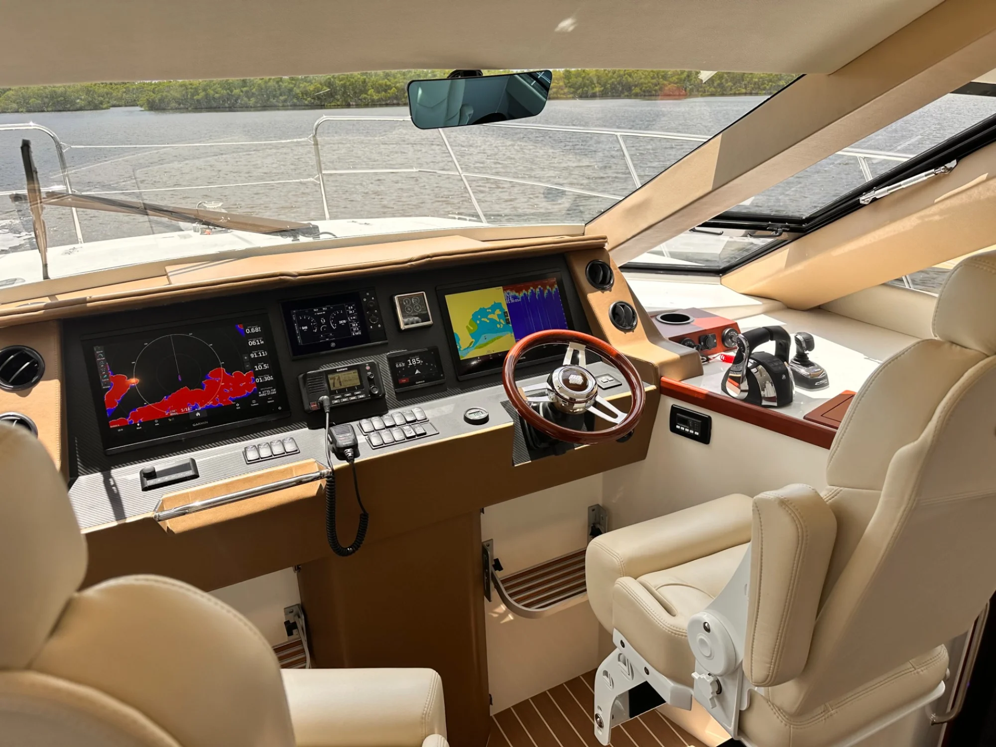 ArrowCat Power Catamarans 420 Coupe - Image 10