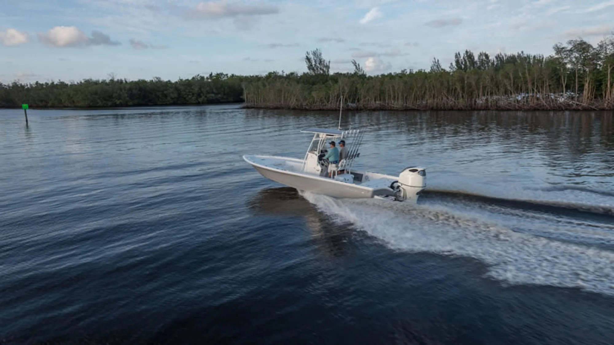 Avenger Boats AV26 - Image 1